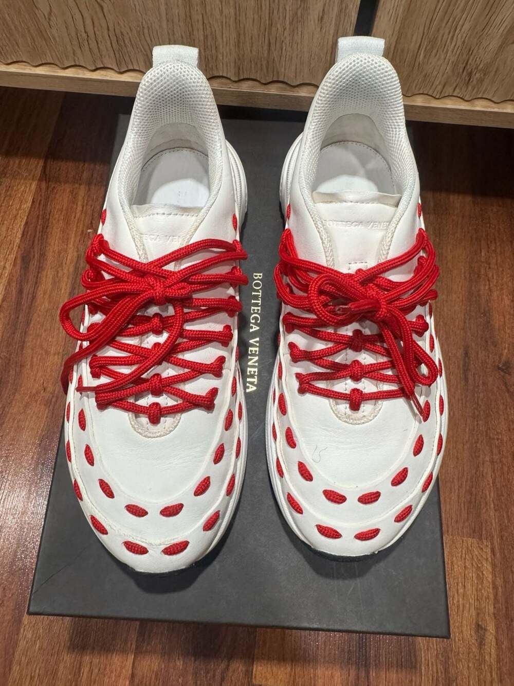 Bottega Veneta Storm Leather Sneaker in Bianco/Bright Red - Picture 2 of 9